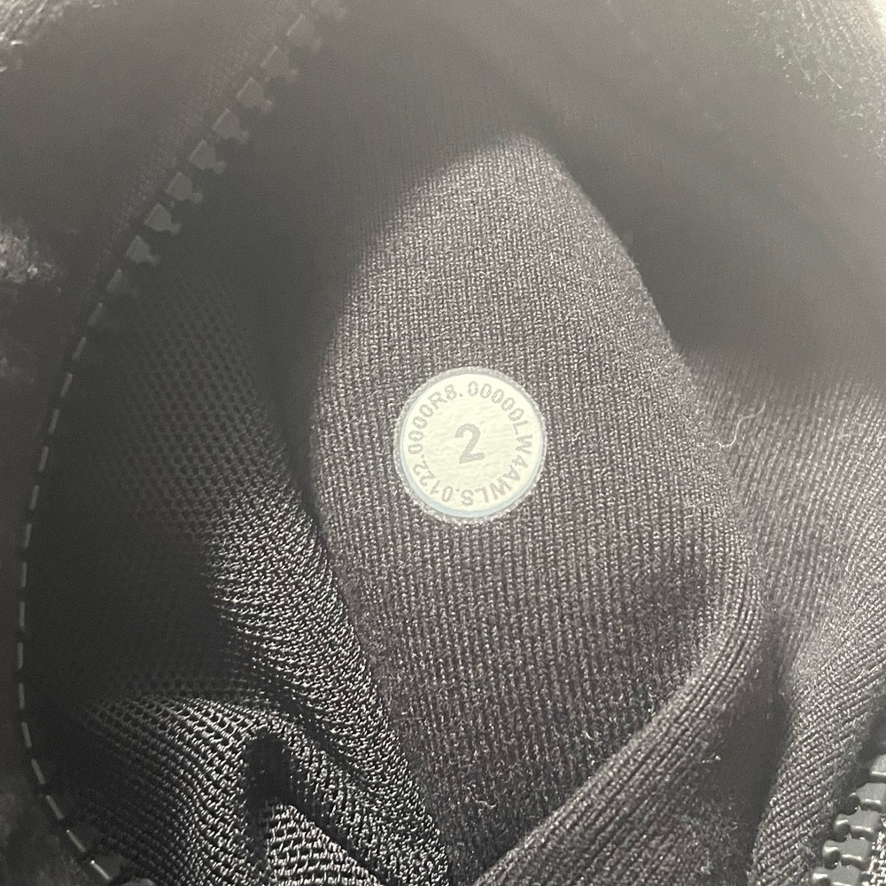 Lululemon define jacket in black size 2 - Picture 6 of 6